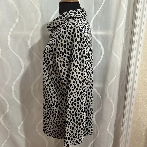 Ann Taylor, Tan & Black Animal Print, Mock Turtleneck, 3/4 Sleeve Top, Medium - Picture 3 of 8